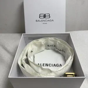 2.8 cm Balenciaga Black Leather Belt with Gold B Buckle Size 105/42 Balenciaga | Accessories | 28 Cm Balenciaga Black Leather  main image 3